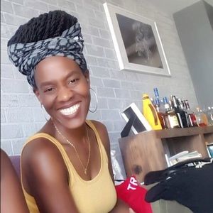 Meet your Posher, Denise